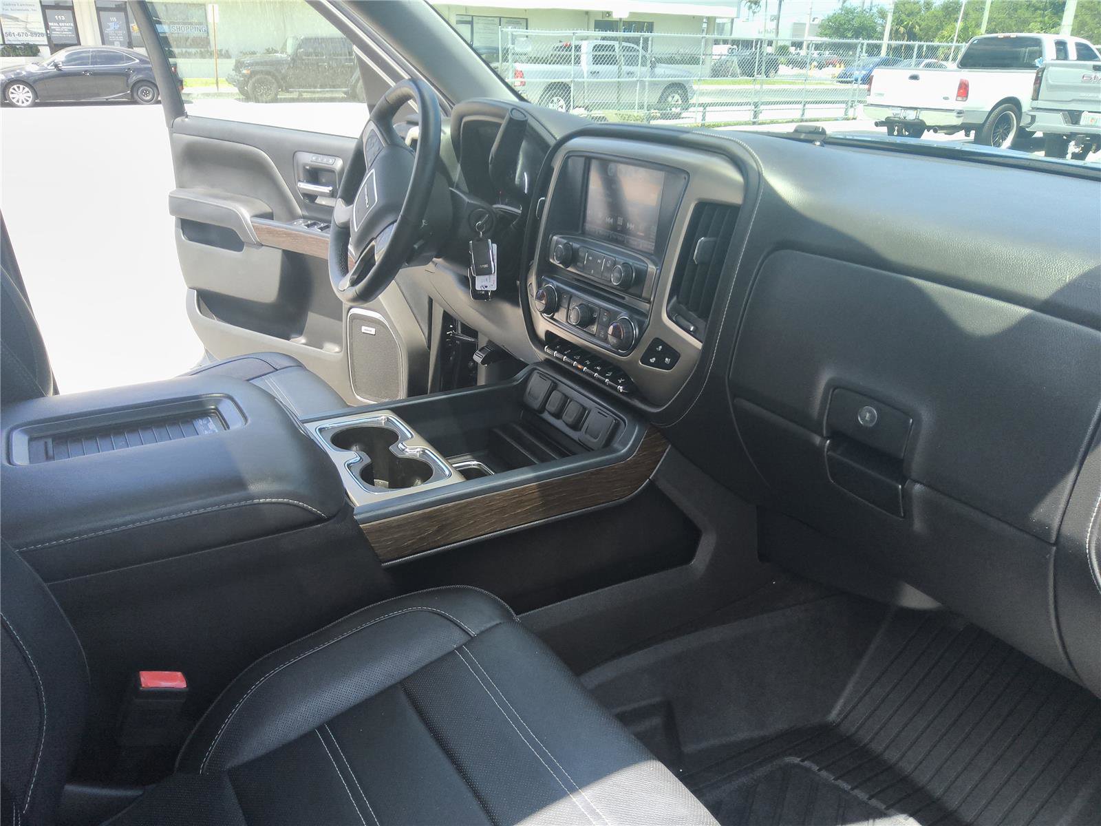 Used 2017 GMC Sierra 1500 Denali w/ Denali Ultimate Package AWD/4WD image 29