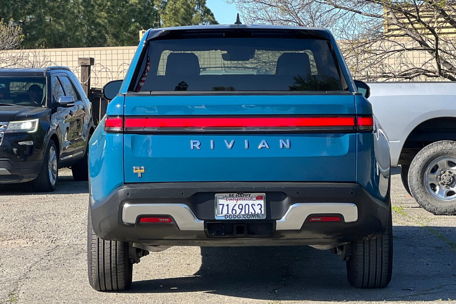 Used 2023 Rivian R1T Adventure image 4