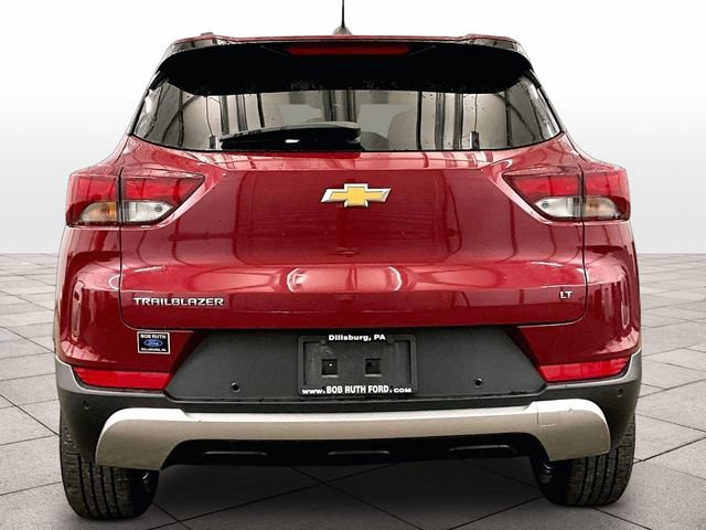Used 2021 Chevrolet TrailBlazer LT w/ Driver Confidence Package FWD image 4