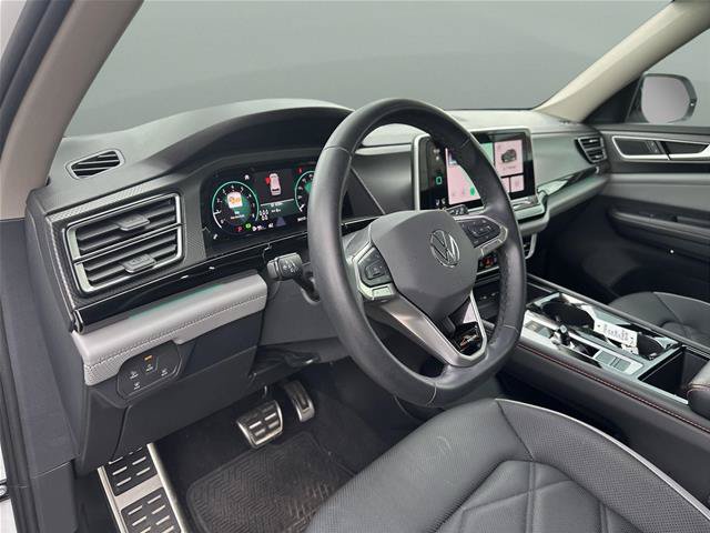 Used 2024 Volkswagen Atlas Peak Edition SE AWD/4WD image 20