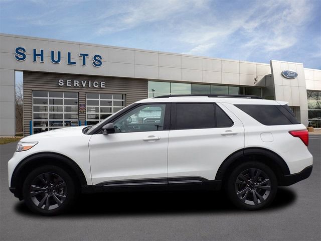 Certified 2023 Ford Explorer XLT w/ Equipment Group 202A AWD/4WD image 2