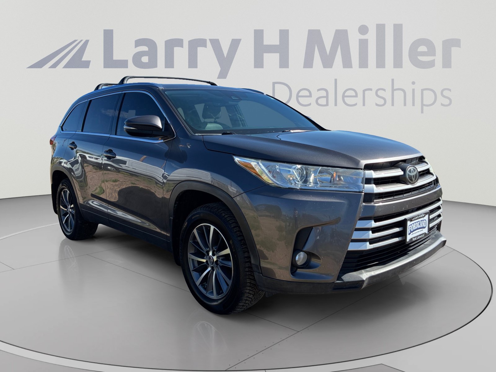 Used 2019 Toyota Highlander XLE AWD/4WD image 7