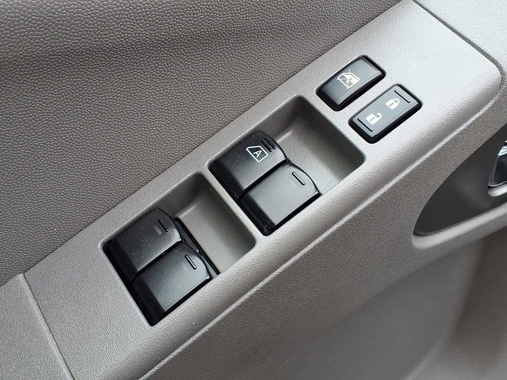 Used 2020 Nissan Frontier SV AWD/4WD image 17