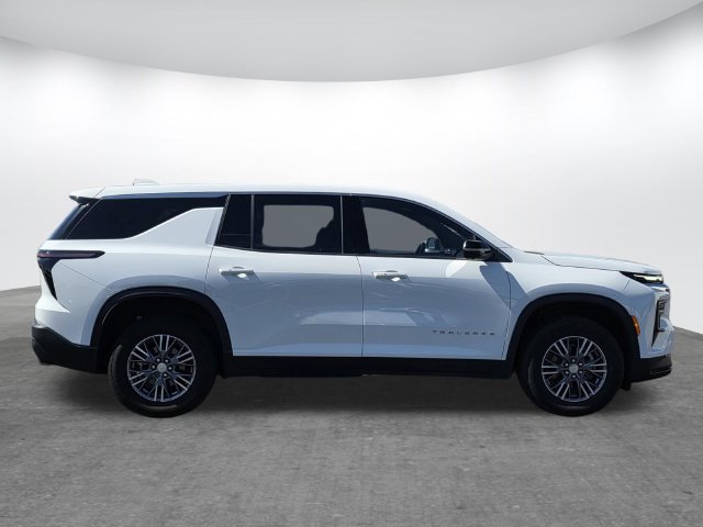 Used 2024 Chevrolet Traverse LS FWD image 3