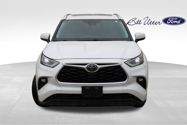 Used 2021 Toyota Highlander XLE FWD image 8
