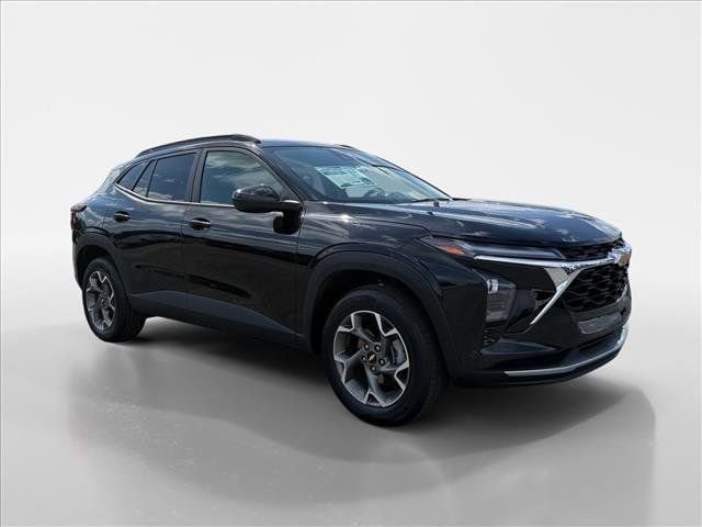 Used 2025 Chevrolet Trax LT image 8