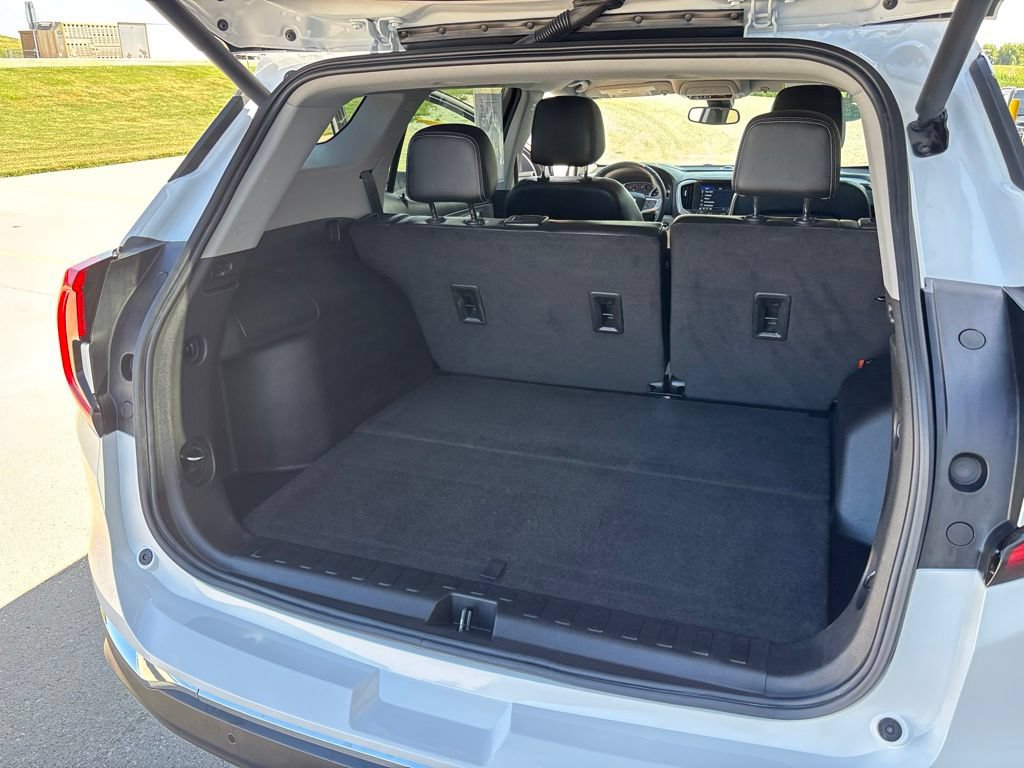 Used 2023 GMC Terrain SLT w/ Tech Package AWD/4WD image 33
