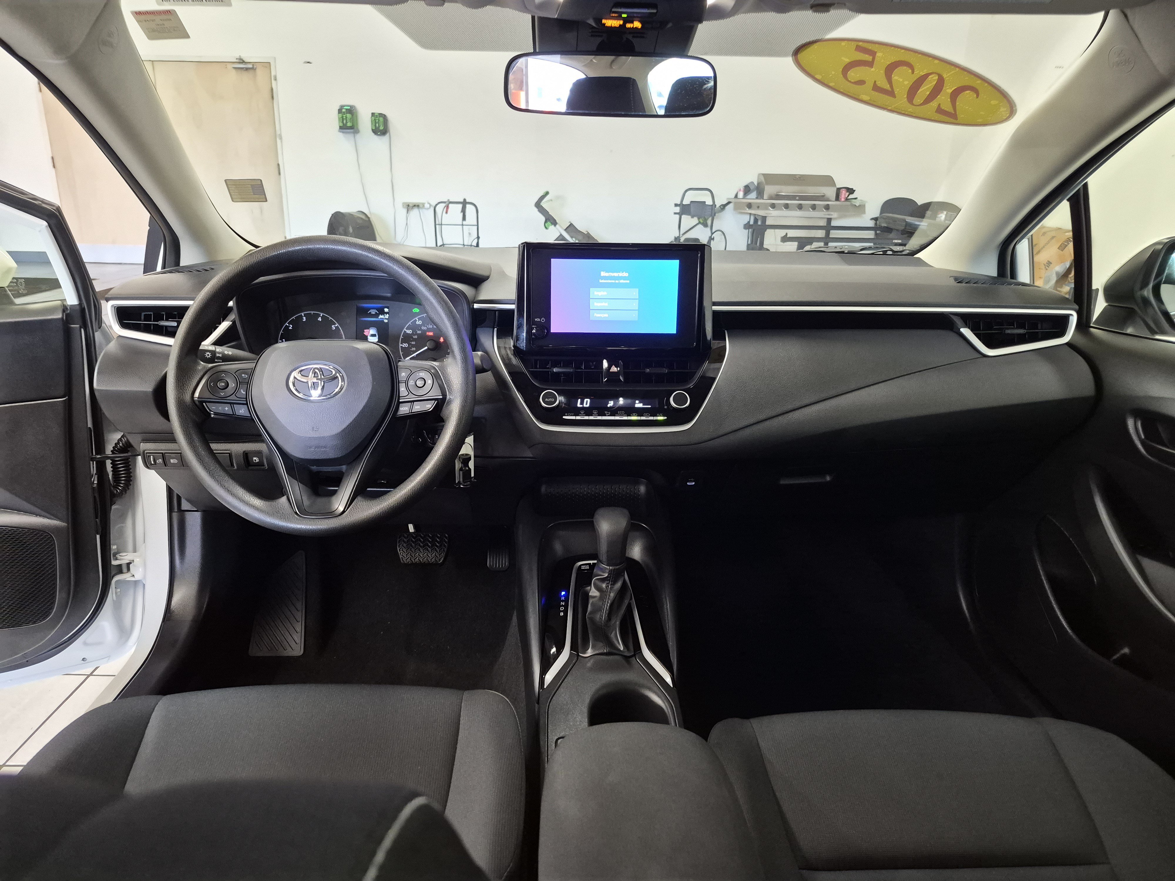 Used 2025 Toyota Corolla LE FWD image 16