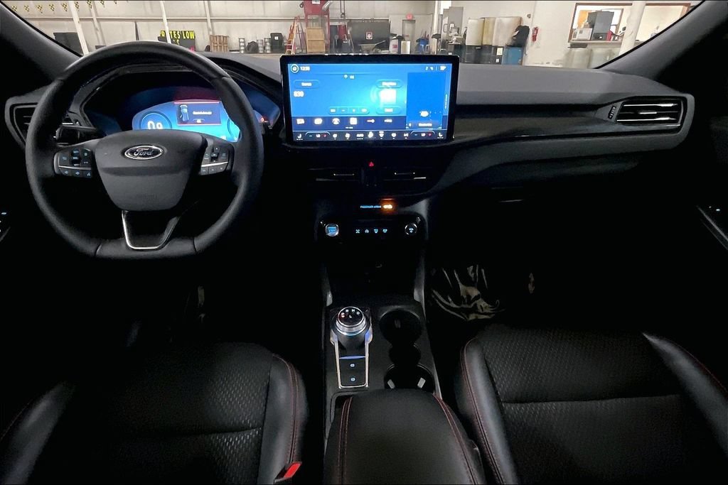 Certified 2025 Ford Escape ST-Line Elite AWD/4WD image 14