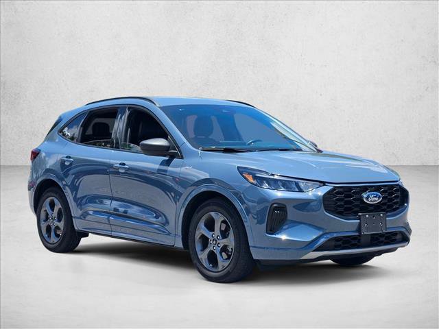 Certified 2023 Ford Escape ST-Line w/ Tech Pack #1 FWD image 3