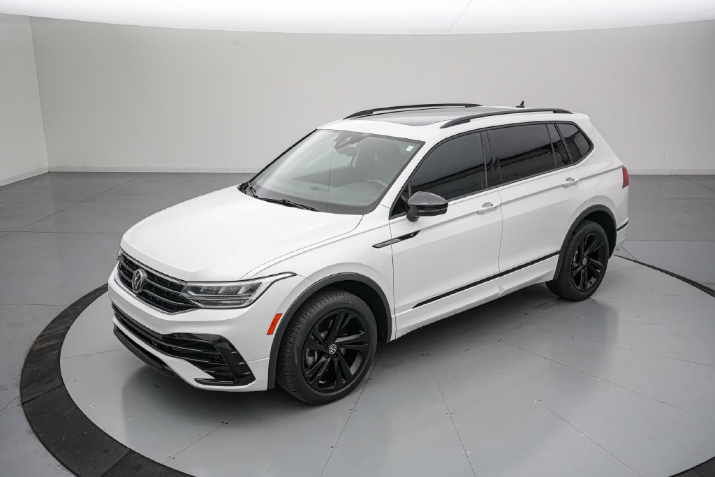 Used 2023 Volkswagen Tiguan SE R-Line AWD/4WD image 8