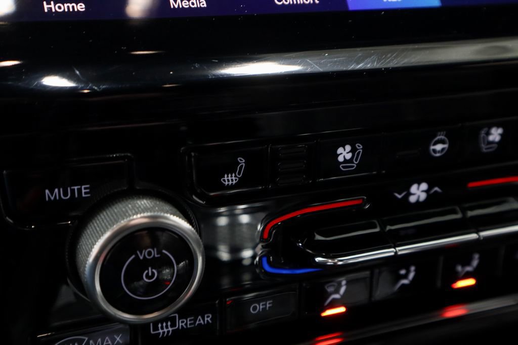 Used 2021 Jeep Grand Cherokee L Overland w/ Luxury Tech Group IV image 12