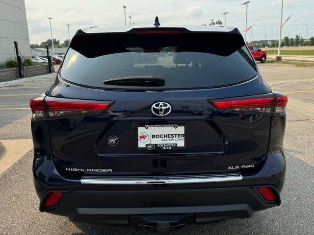 Used 2020 Toyota Highlander XLE AWD/4WD image 47