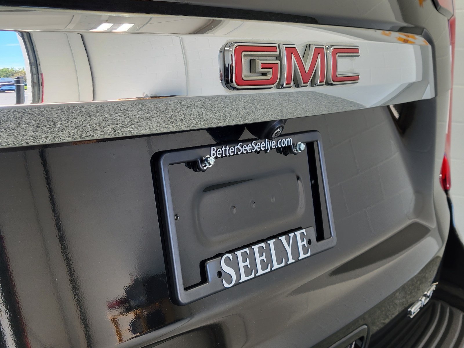 Used 2021 GMC Yukon SLT w/ Rear Media and Nav Package AWD/4WD image 34