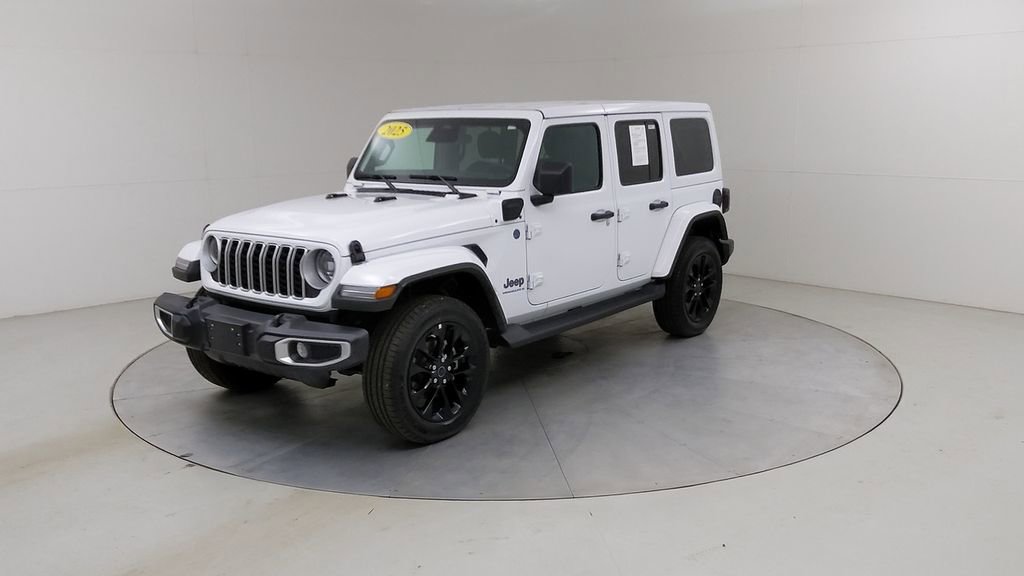 Used 2025 Jeep Wrangler Unlimited Sahara AWD/4WD image 20