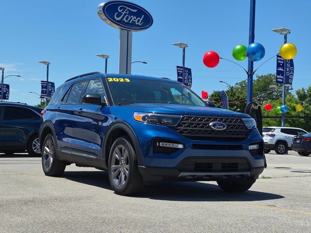 Certified 2023 Ford Explorer XLT w/ Equipment Group 202A AWD/4WD image 2