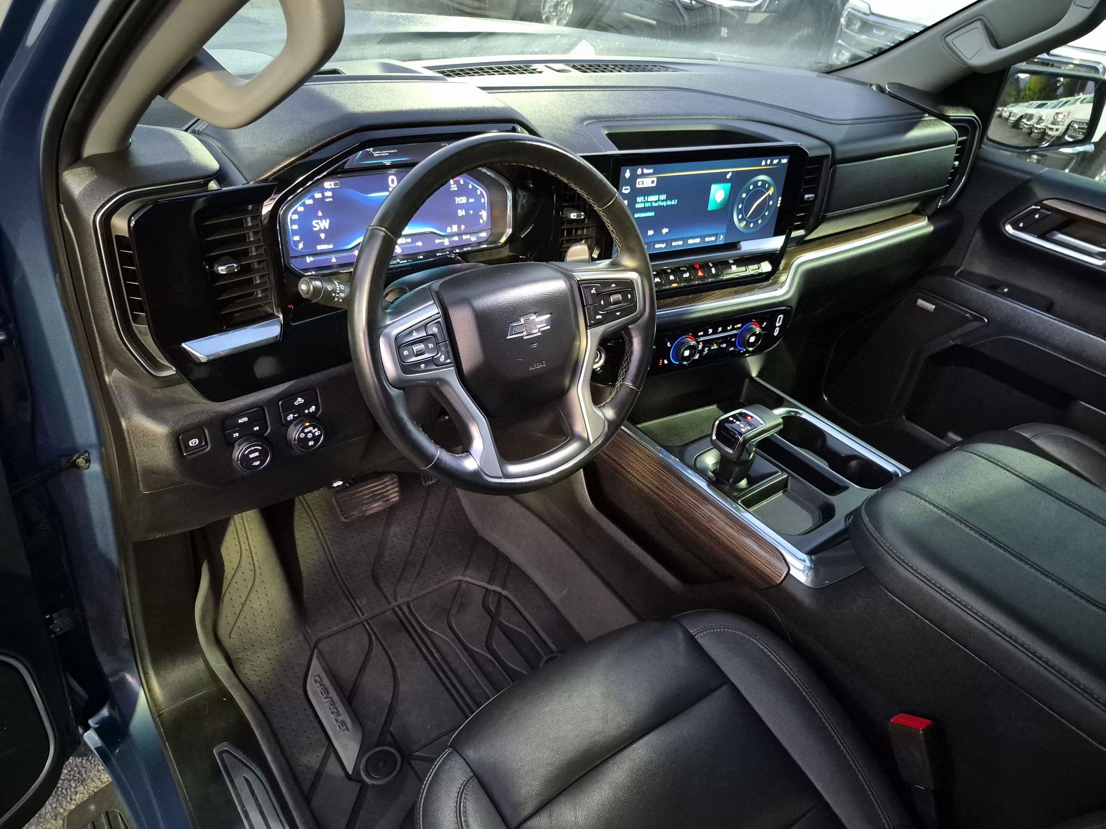 Used 2024 Chevrolet Silverado 1500 RST w/ Convenience Package II AWD/4WD image 17
