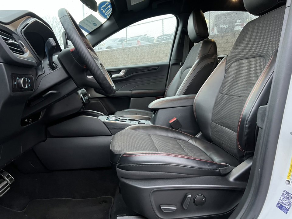 Certified 2023 Ford Escape ST-Line w/ Tech Pack #1 image 5