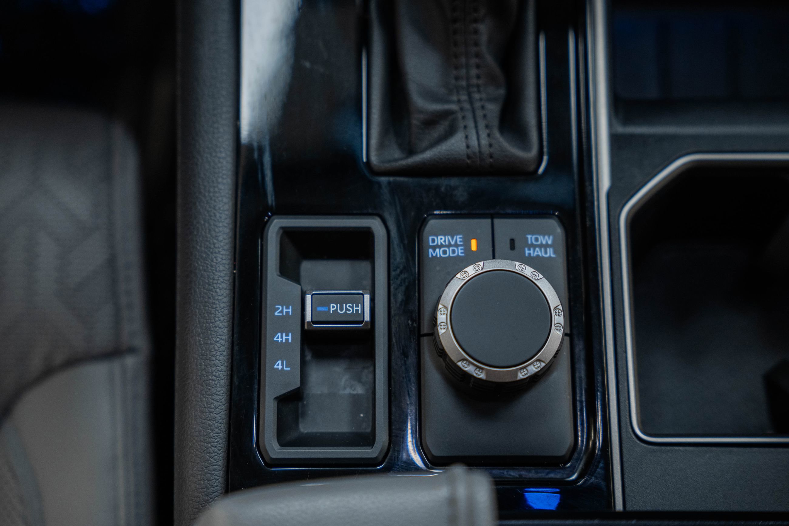 Used 2024 Toyota Tundra Limited image 32