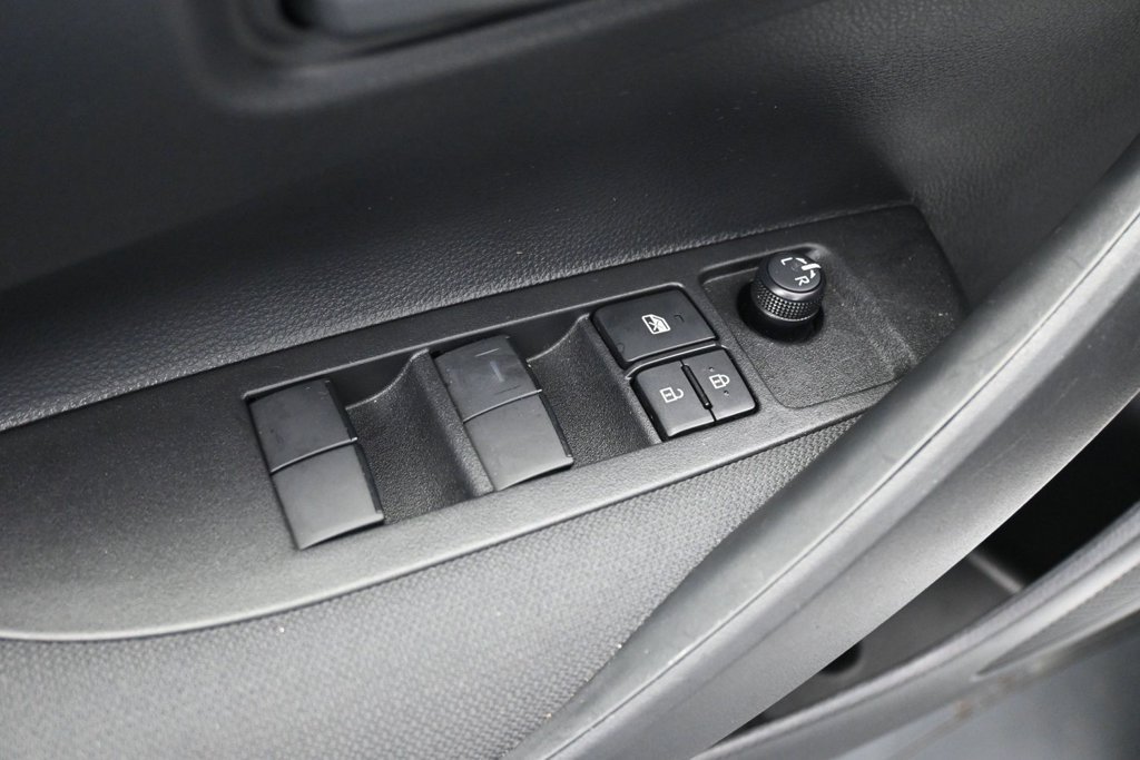 Used 2025 Toyota Corolla LE w/ Carpet Mat Package (TMS) FWD image 10