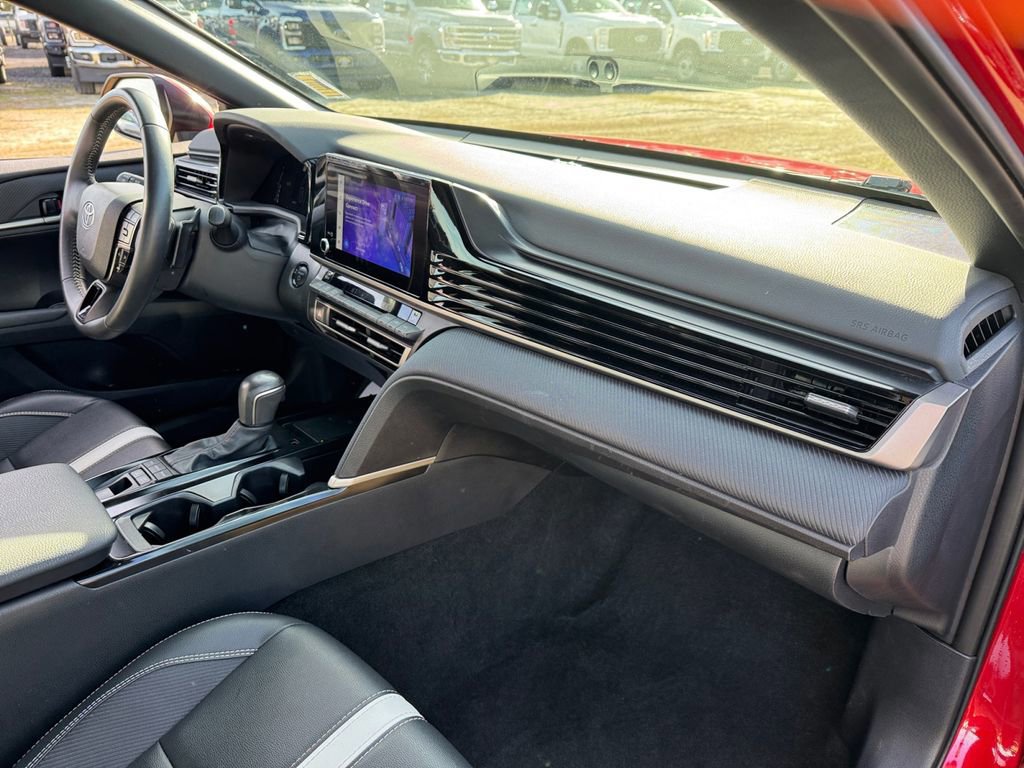 Used 2025 Toyota Camry SE image 18