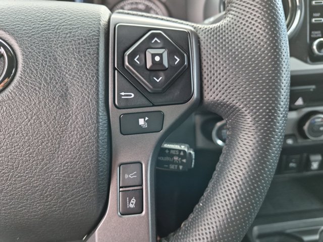 Used 2022 Toyota Tacoma TRD Off-Road w/ Technology Package AWD/4WD image 19