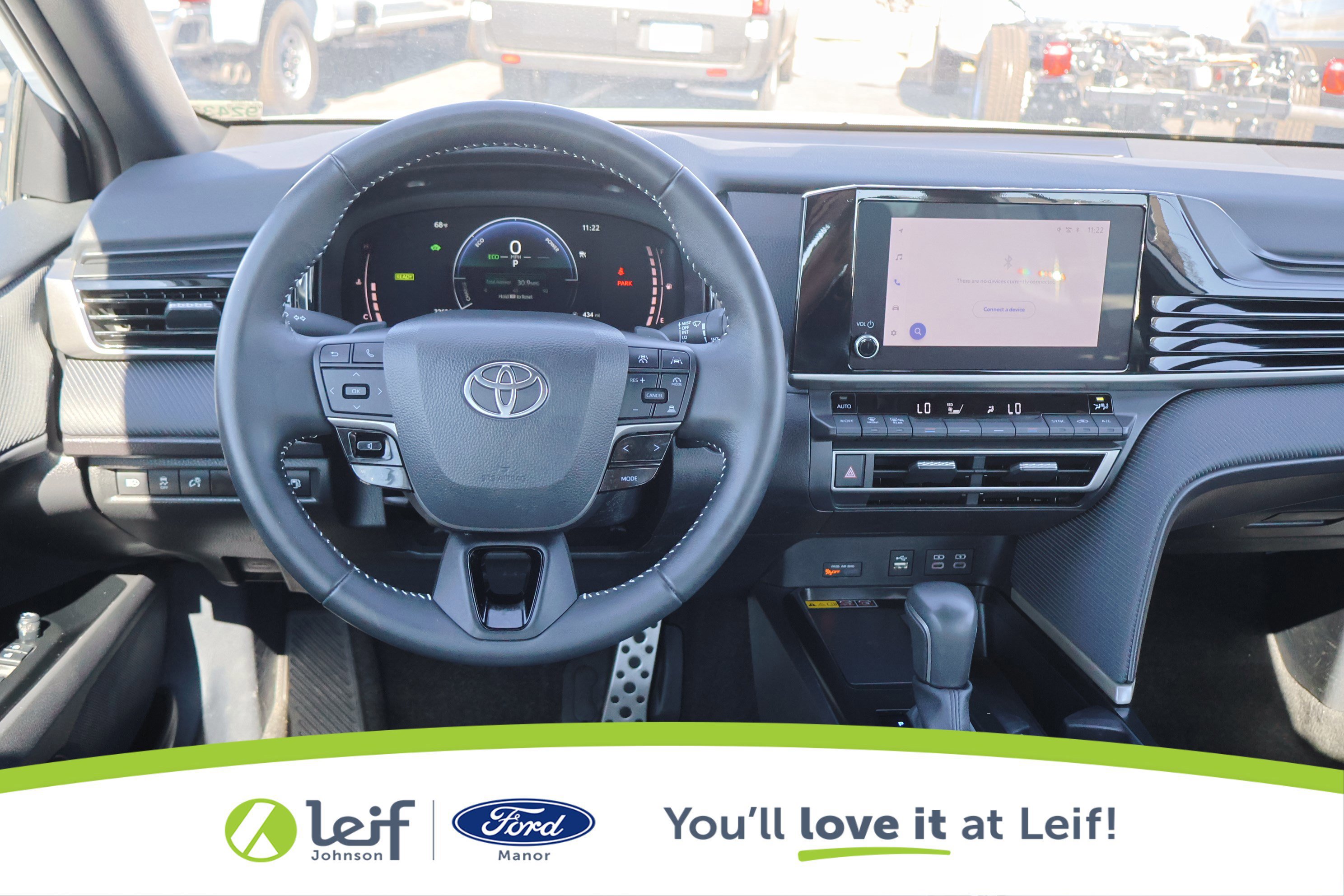 Used 2025 Toyota Camry SE image 25