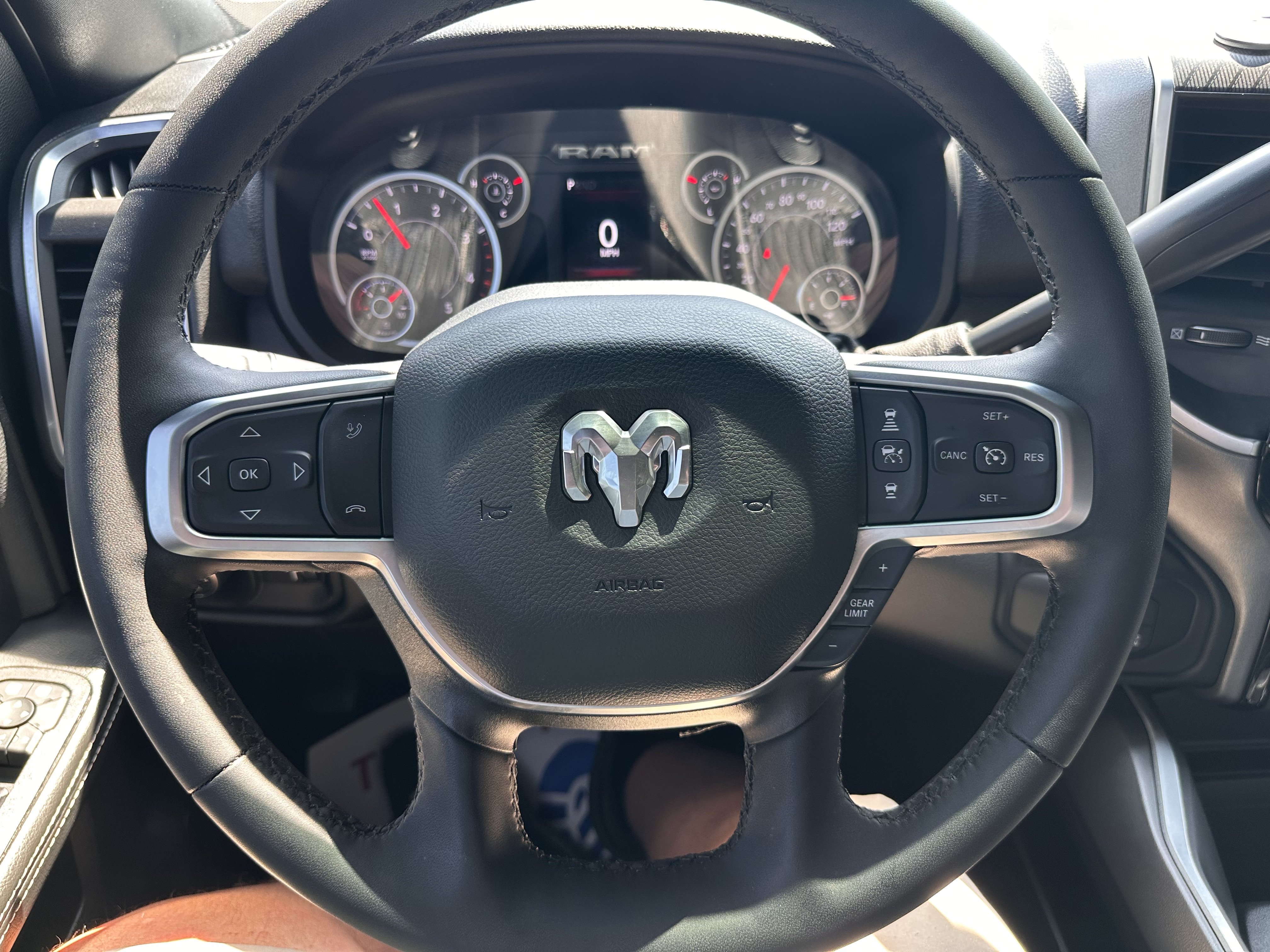 Used 2025 RAM 3500 Big Horn AWD/4WD image 21