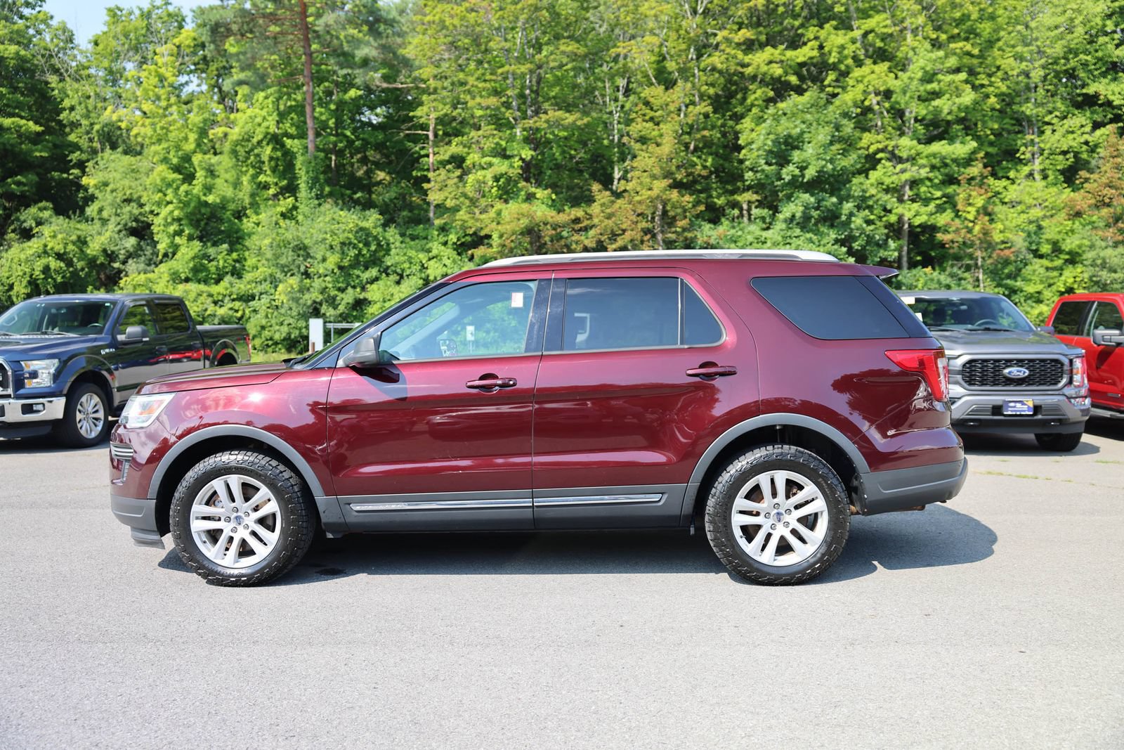 Certified 2018 Ford Explorer XLT AWD/4WD image 4
