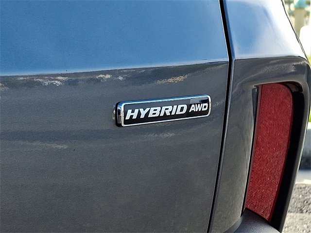 Certified 2025 Ford Escape Platinum w/ Premium Technology Package image 32