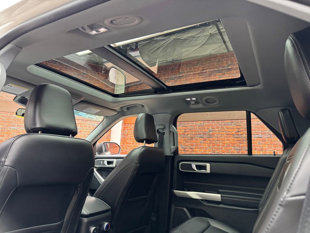 Certified 2023 Ford Explorer XLT w/ Equipment Group 202A image 9