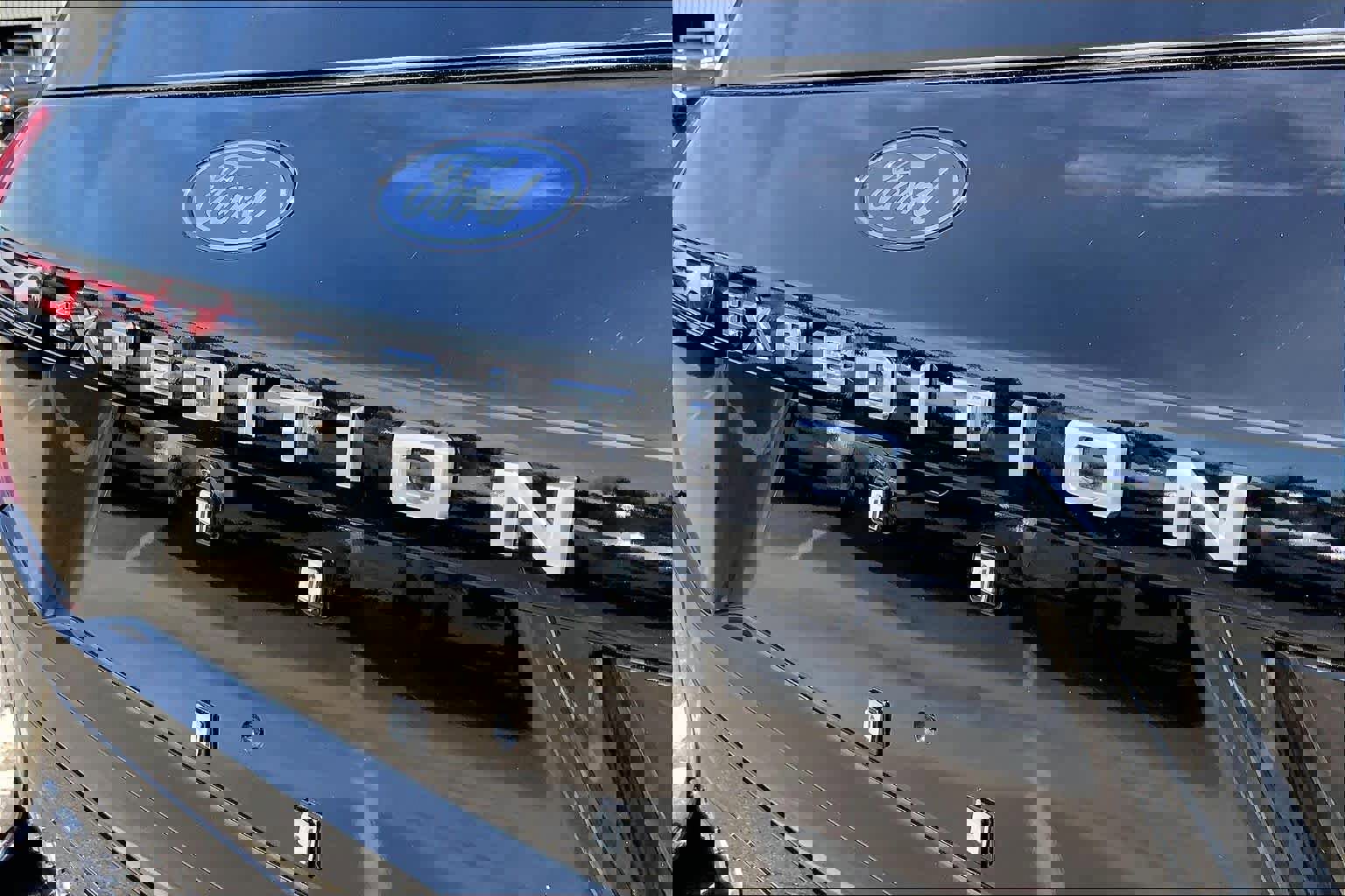 Certified 2025 Ford Expedition Platinum image 31