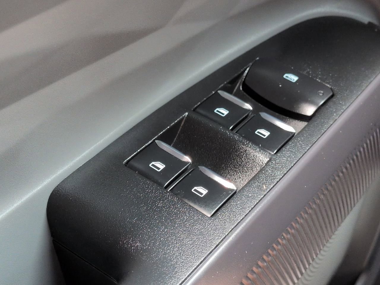 Certified 2025 Ford Maverick XL image 22