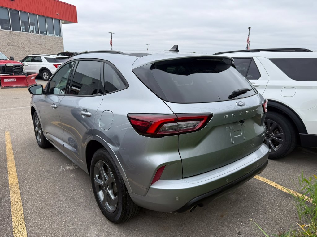 Certified 2024 Ford Escape ST-Line w/ Tech Pack #1 AWD/4WD image 6