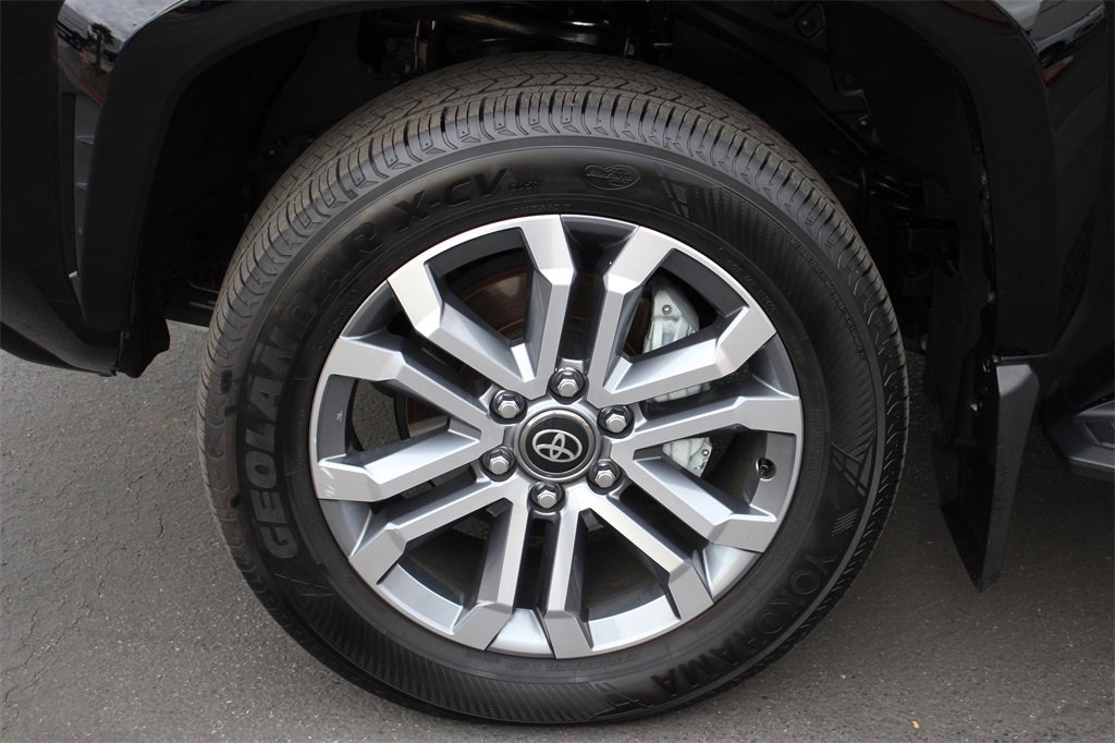 Used 2025 Toyota 4Runner Limited image 14