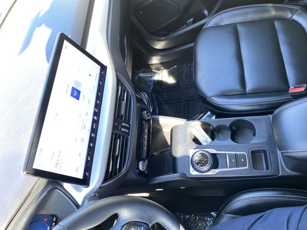 Certified 2025 Ford Escape Platinum image 23