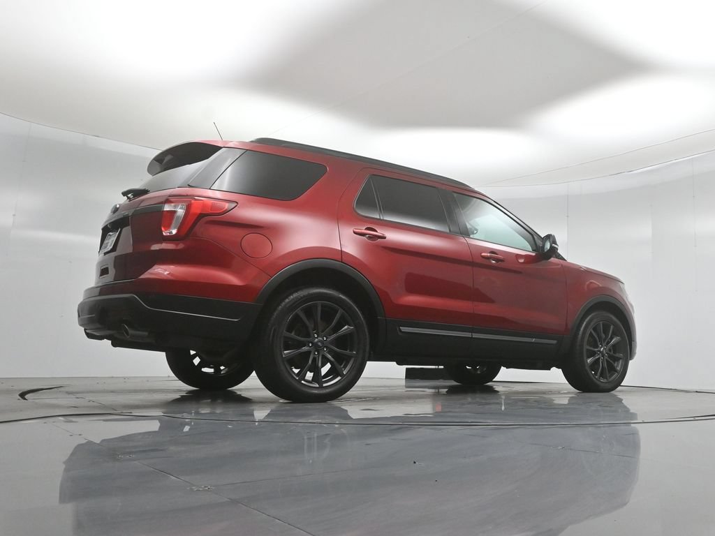 Certified 2019 Ford Explorer XLT w/ Equipment Group 202A FWD image 49