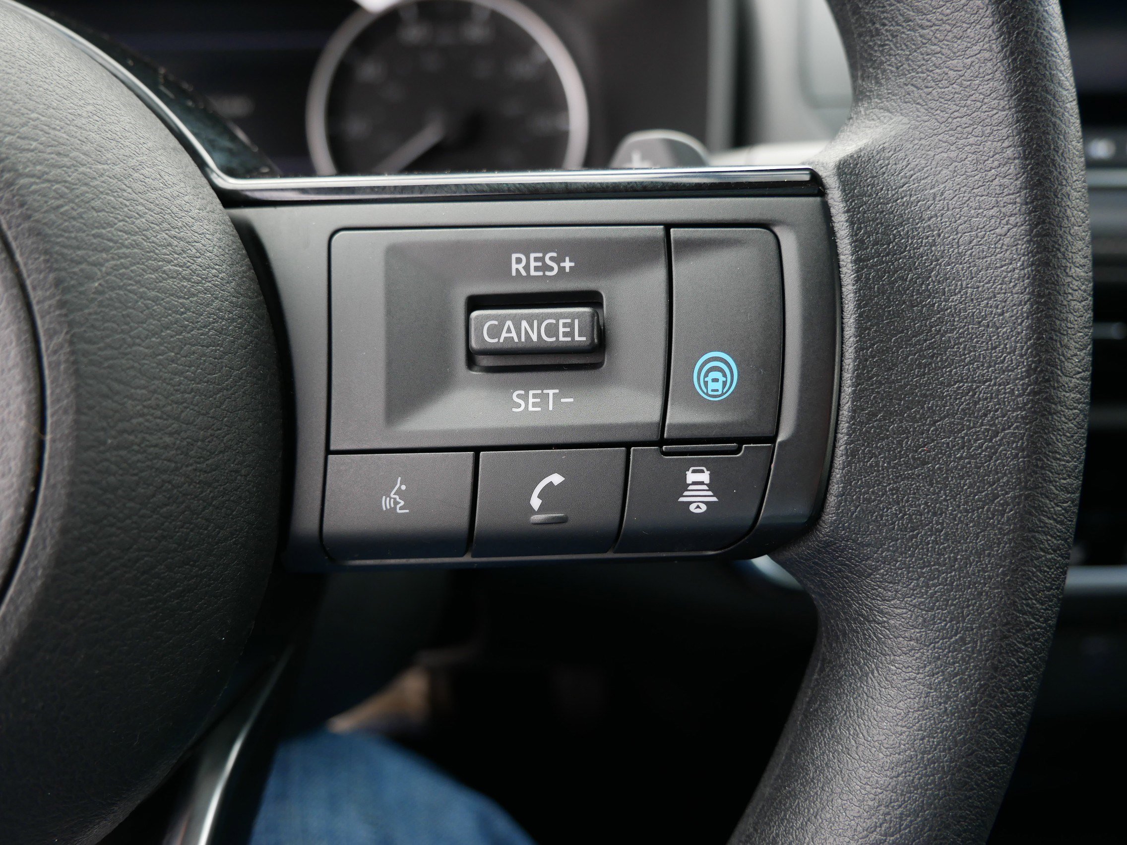 Used 2023 Nissan Rogue SV AWD/4WD image 28