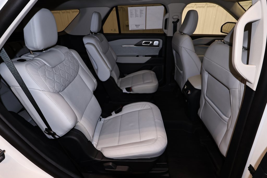 Certified 2025 Ford Explorer Platinum w/ Ultimate Package image 25