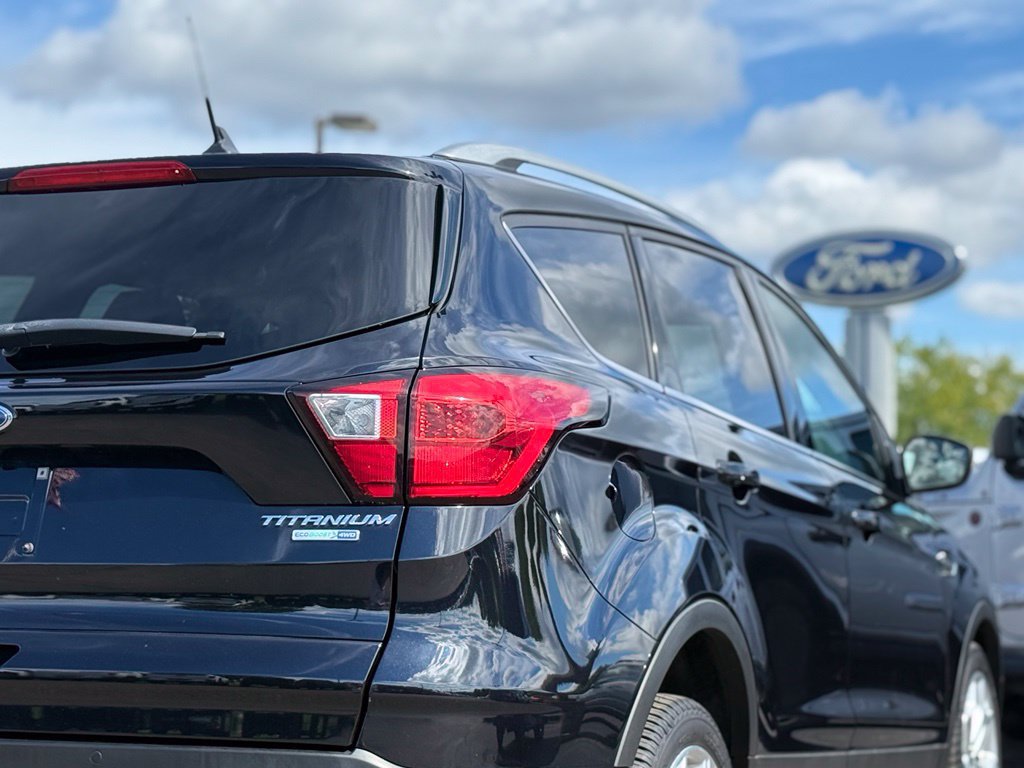 Certified 2019 Ford Escape Titanium AWD/4WD image 37