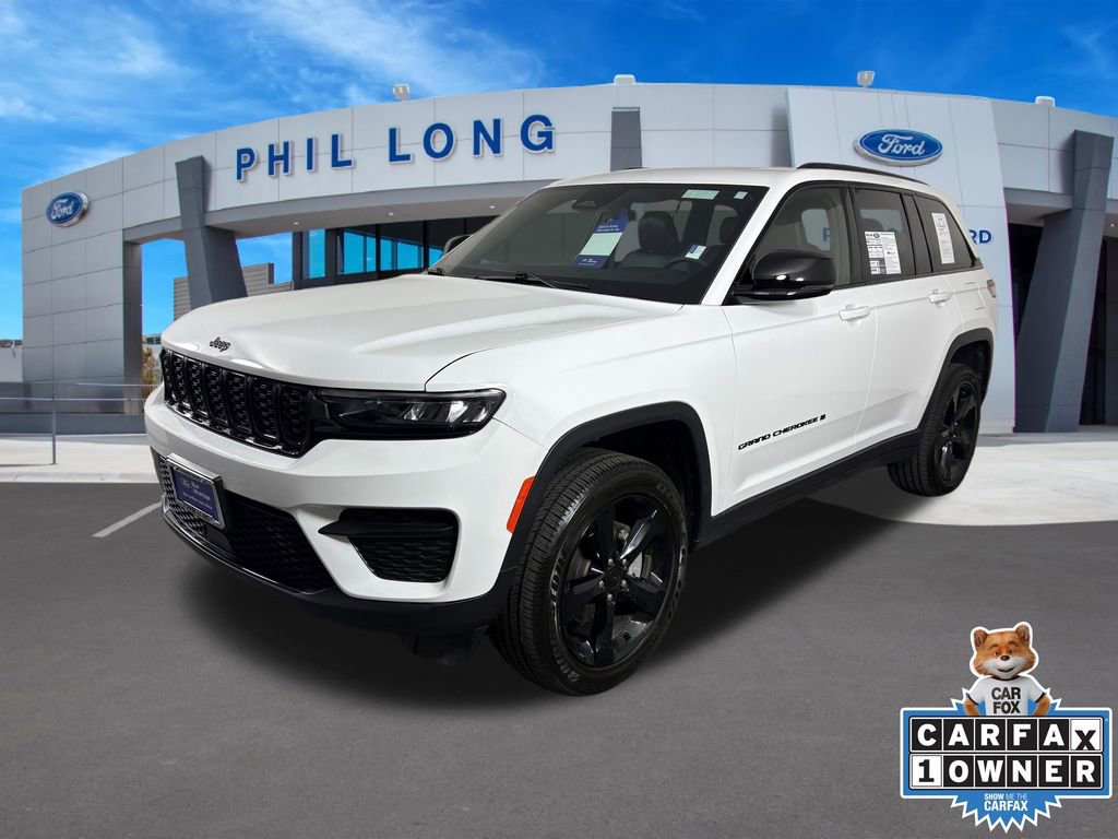 Used 2025 Jeep Grand Cherokee Altitude AWD/4WD image 1