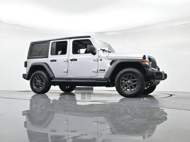Used 2024 Jeep Wrangler Unlimited Sport AWD/4WD image 37