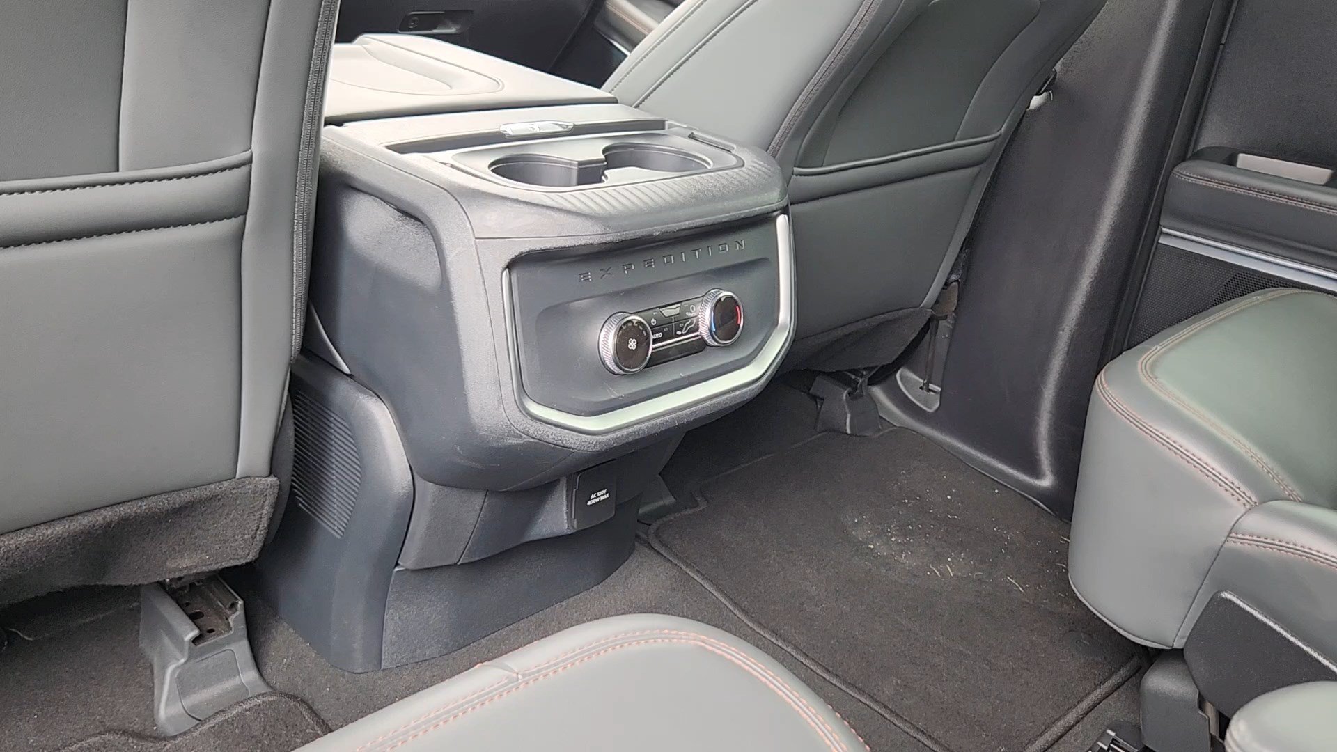 Certified 2025 Ford Expedition Active AWD/4WD image 18