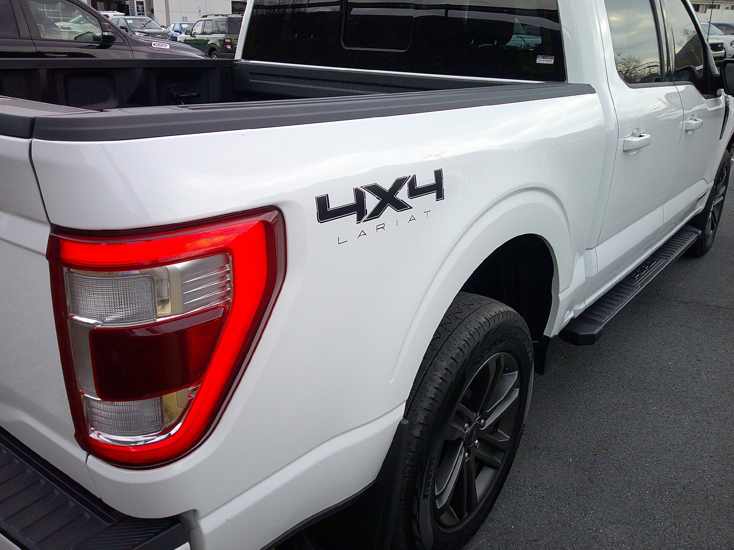 Certified 2022 Ford F150 Lariat w/ Max Trailer Tow Package AWD/4WD image 4