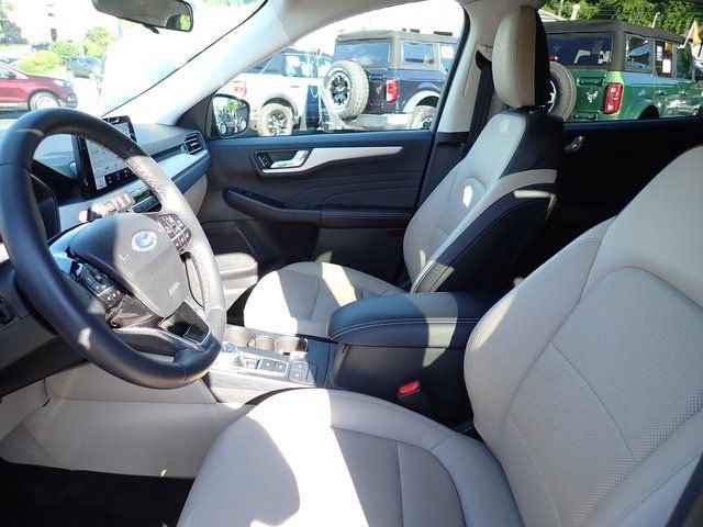 Certified 2022 Ford Escape SEL w/ Technology Package AWD/4WD image 11