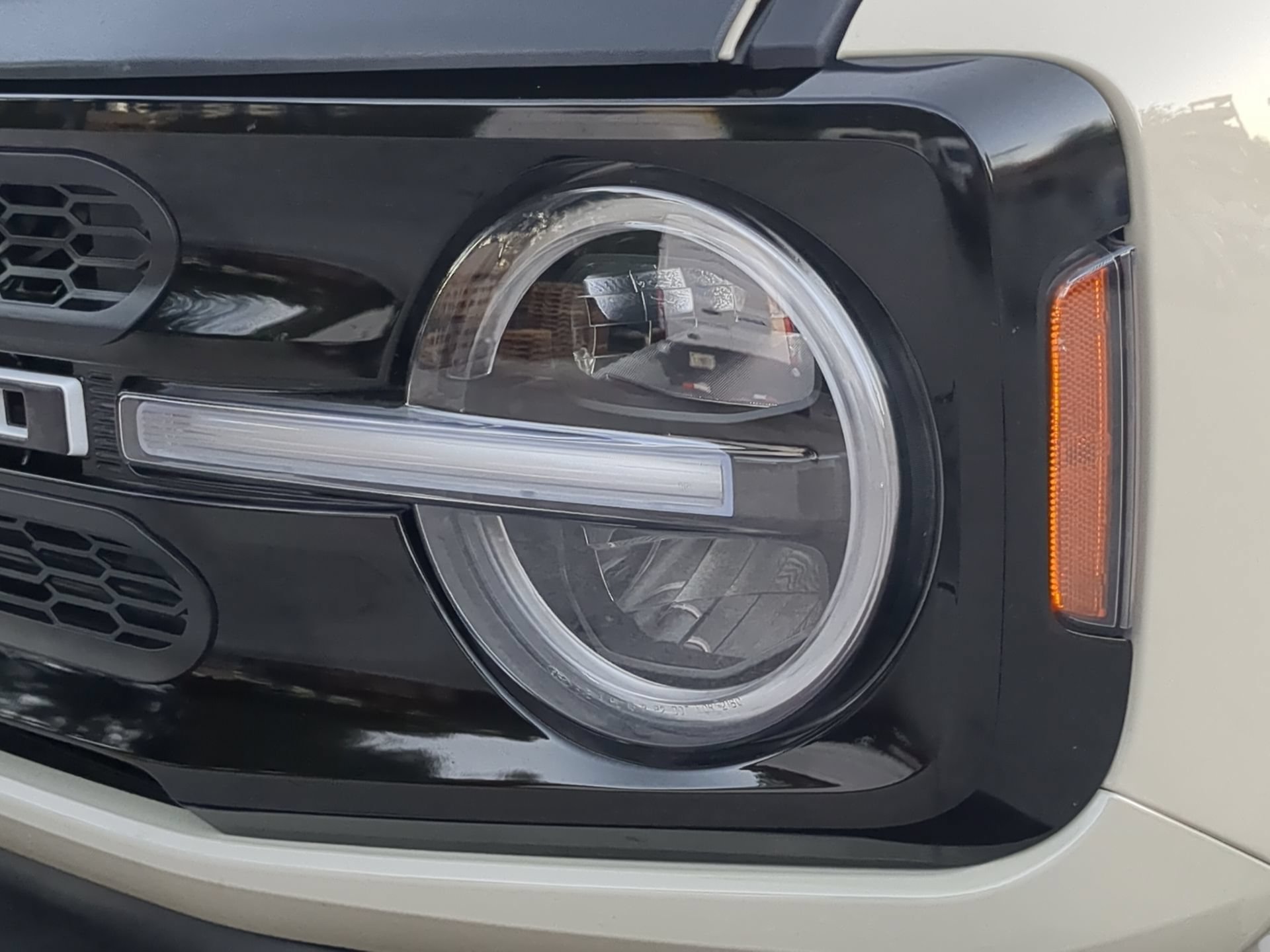 Certified 2025 Ford Bronco Outer Banks AWD/4WD image 44