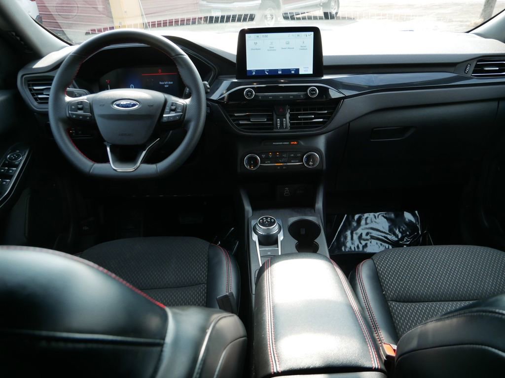Certified 2025 Ford Escape ST-Line AWD/4WD image 13
