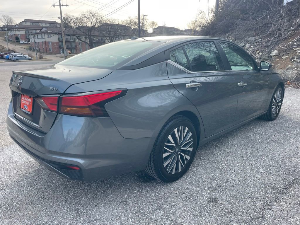 Used 2024 Nissan Altima 2.5 SV image 5