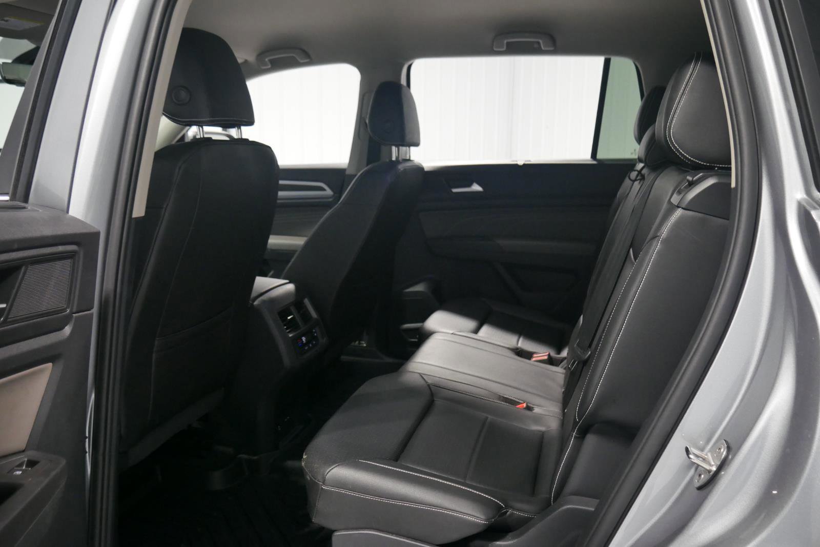 Used 2023 Volkswagen Atlas SE image 12