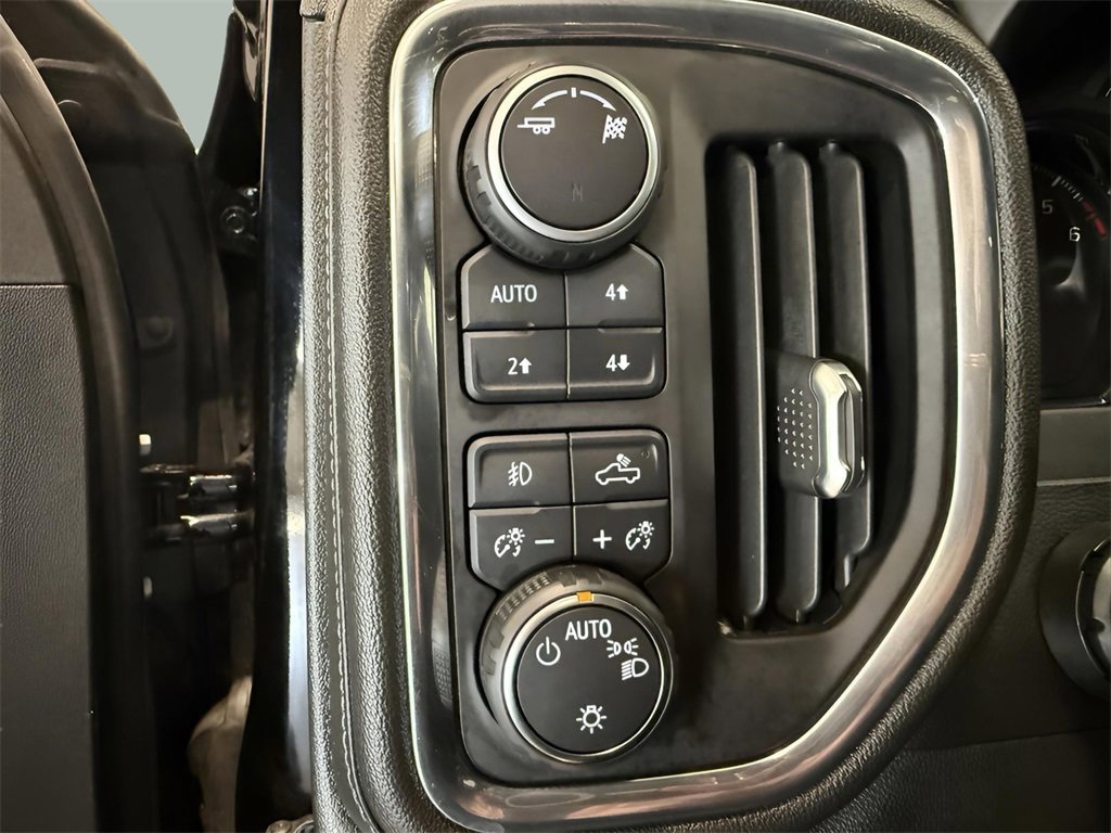 Used 2019 Chevrolet Silverado 1500 LT Trail Boss image 17